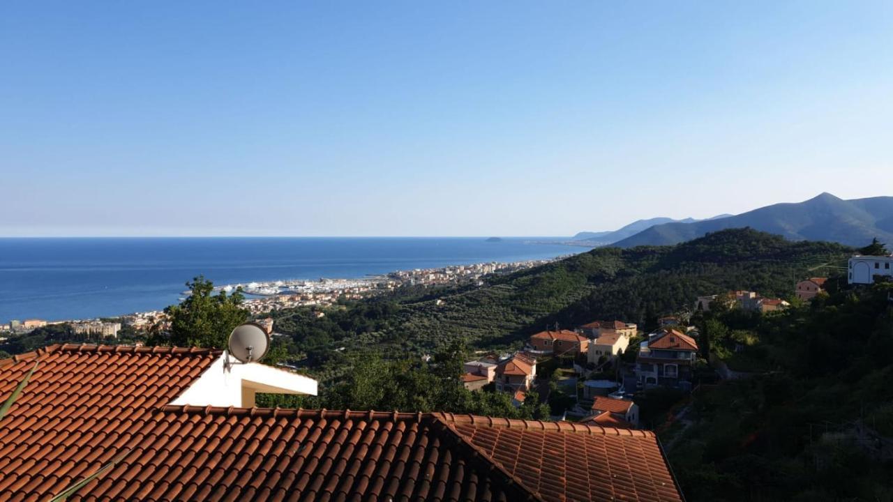 B&B Tra Cielo E Mare Pietra Ligure Exterior foto