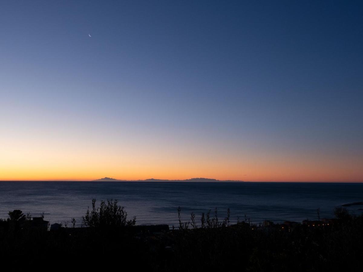 B&B Tra Cielo E Mare Pietra Ligure Exterior foto